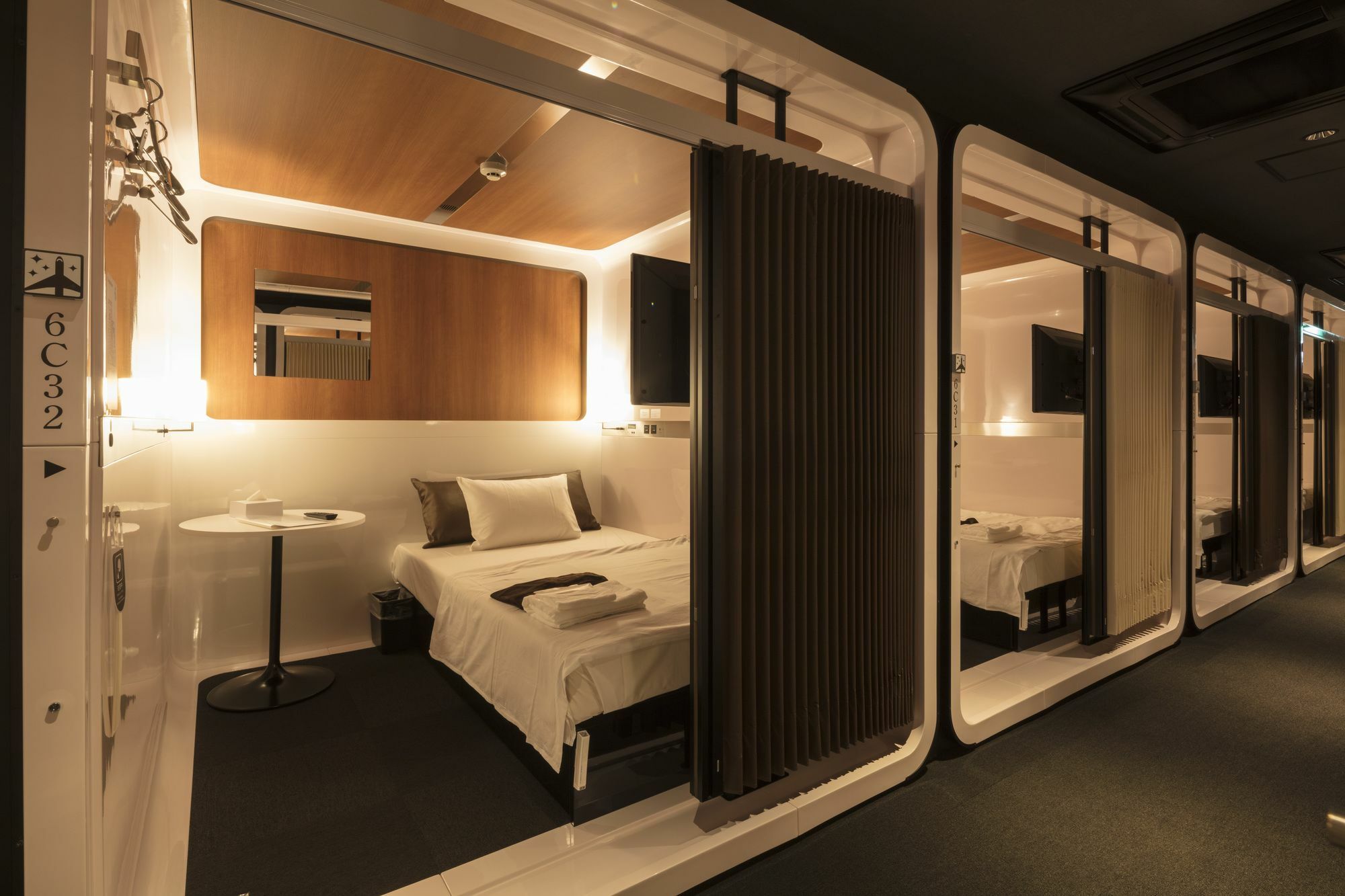 First Cabin Nishiazabu Tokyo prefektur Exteriör bild